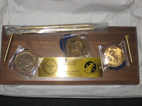 Northeast Region Year-End Achiever Award Desk Set
